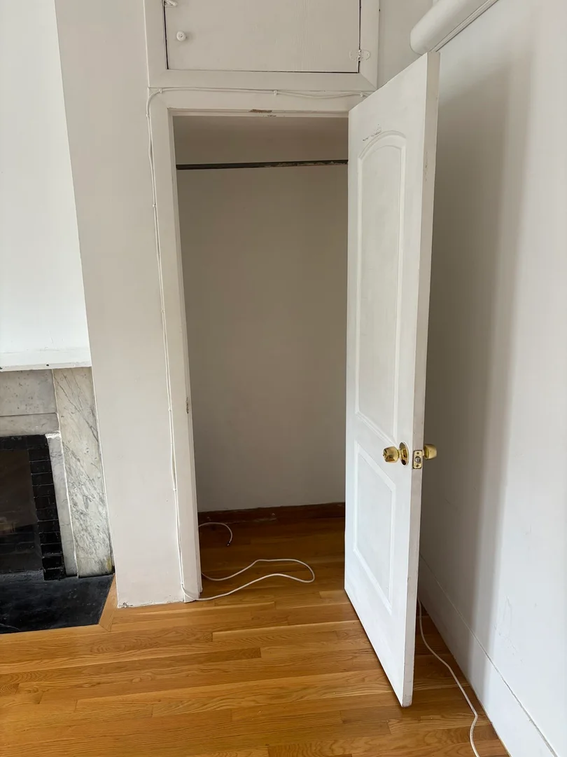 79, Charles St., Unit 4R, Beacon Hill, Boston, MA, 02114