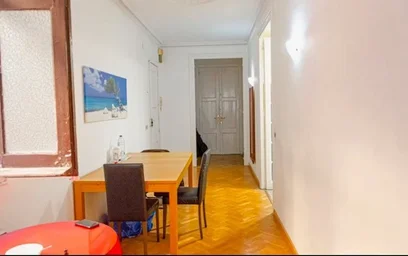 Private room at Ronda de Sant Pere, Eixample, image 7 of 10