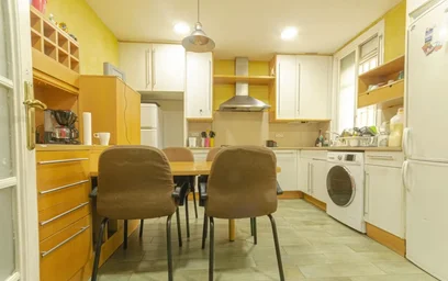 Private room at Ronda de Sant Pere, Eixample, image 8 of 10