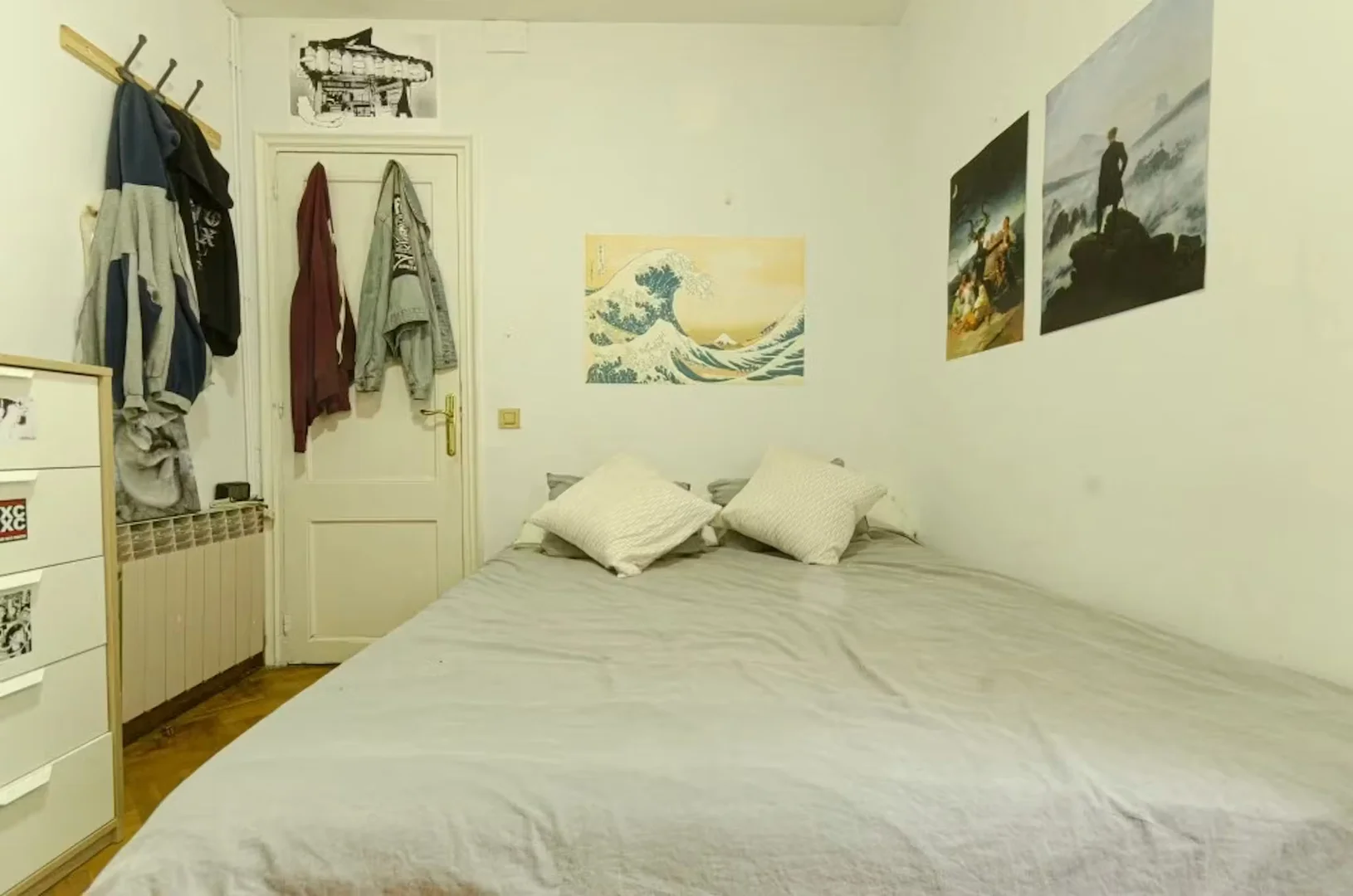 Economical student room with convenient location in 