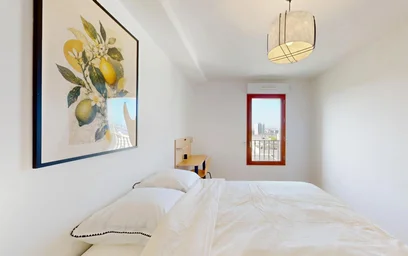 Room for rent with double bed {area}