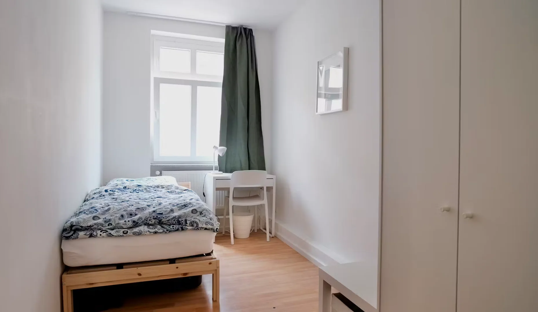 Helles und luftiges Studentenzimmer mit einfachem Zugang zur Universität in 