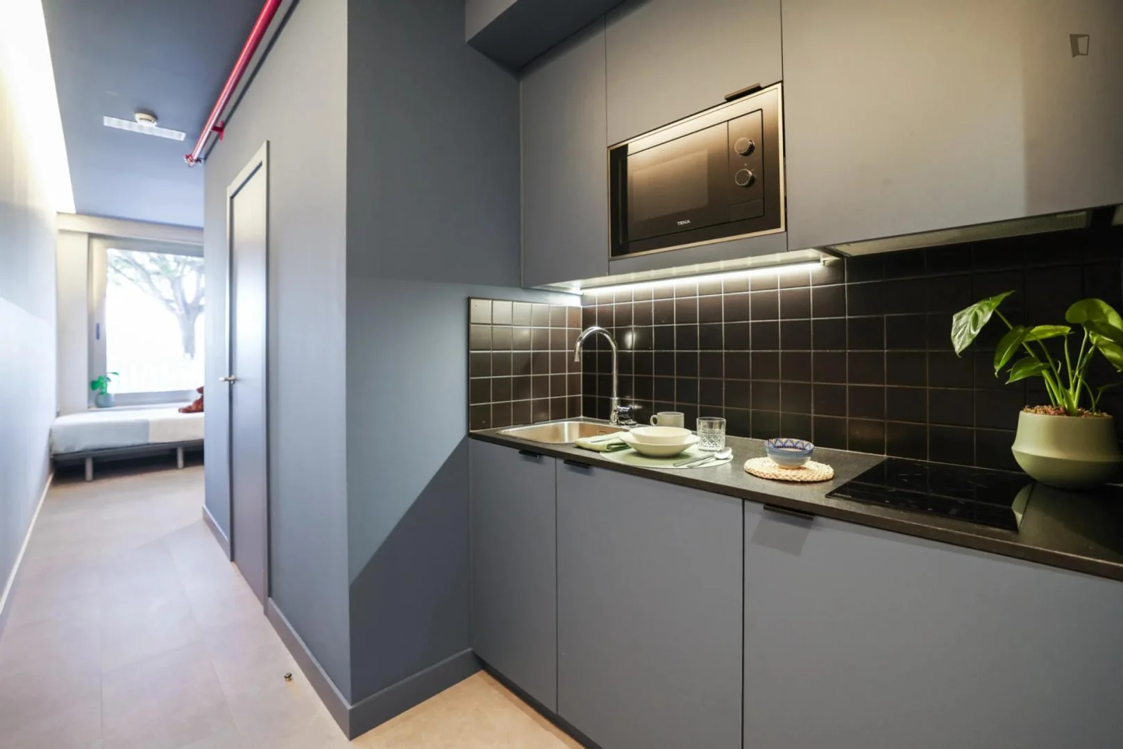 Zimmer in Studentenwohnung in zu vermieten, voll möbliert