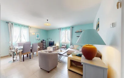 Alquiler de habitación en piso compartido en {area}