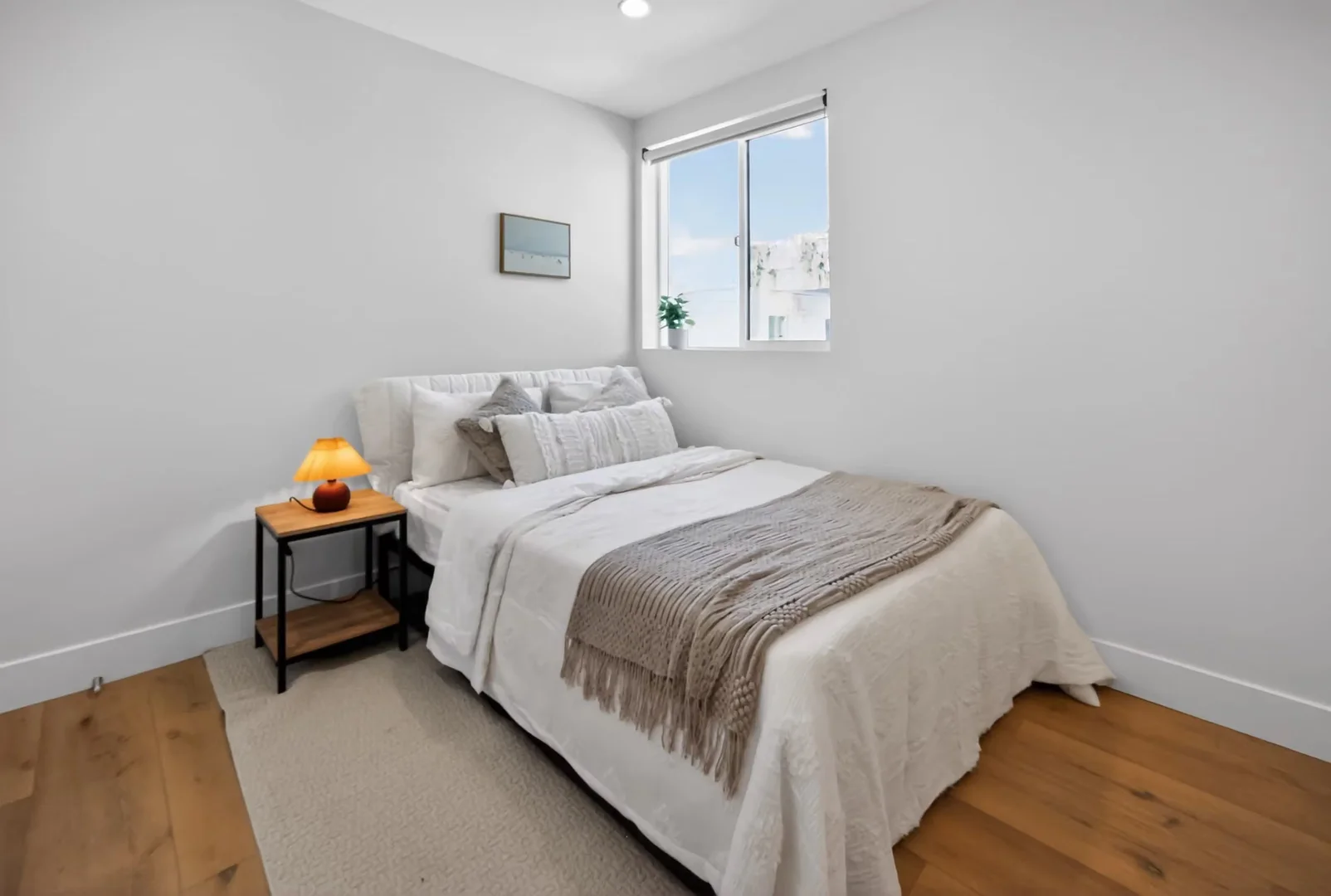 Room for rent in student apartment in , fully furnished