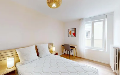 Gesamte Unterkunft in der 23 Rue Croix-Saint-Marc, 51100 Reims, France, bild 11 von 30