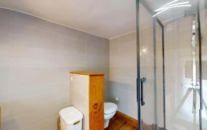 Gesamte Unterkunft in der 23 Rue Croix-Saint-Marc, 51100 Reims, France, bild 25 von 30