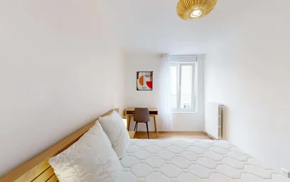 Gesamte Unterkunft in der 23 Rue Croix-Saint-Marc, 51100 Reims, France, bild 10 von 30