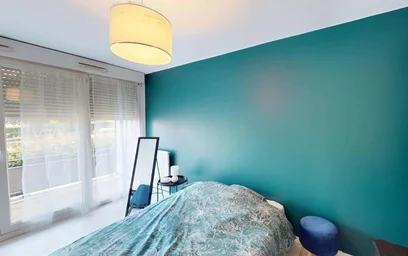 Chambre à louer avec lit double {area}
