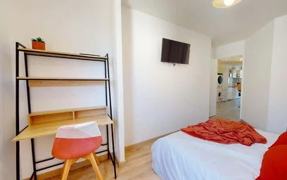 Private room at 34070 Montpellier, France, image 2 of 16