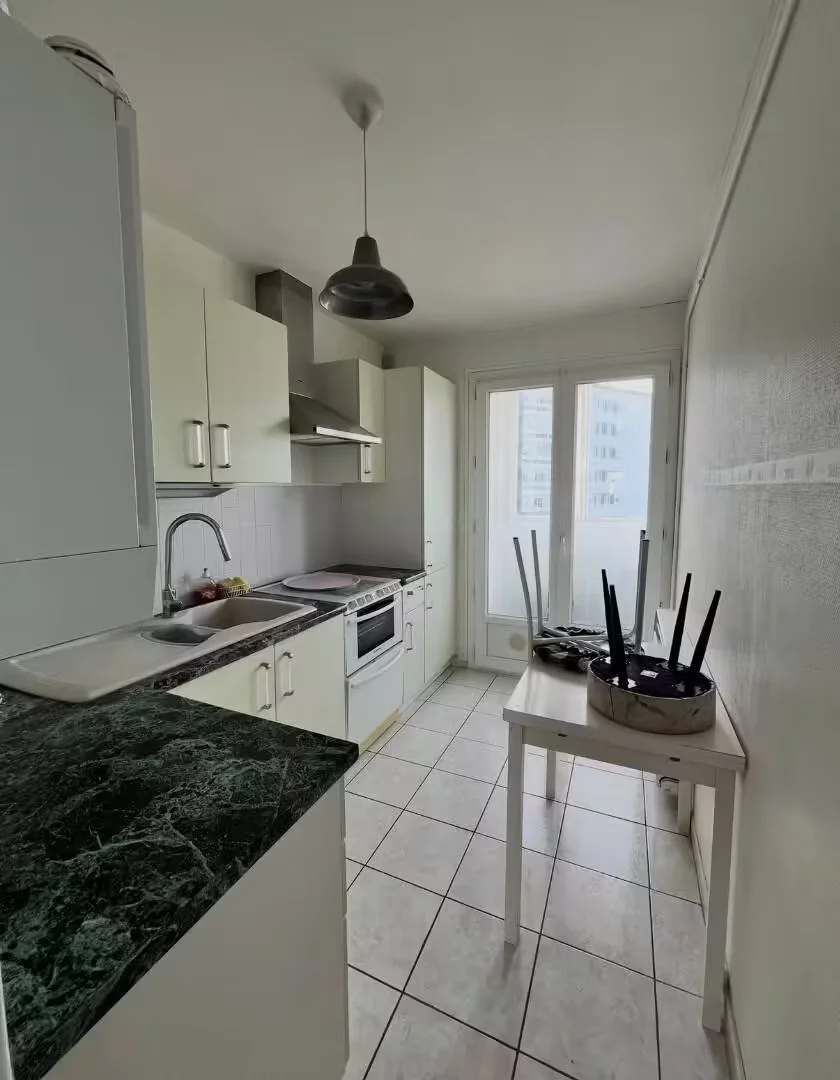 Quarto amigo do estudante em  com comodidades modernas