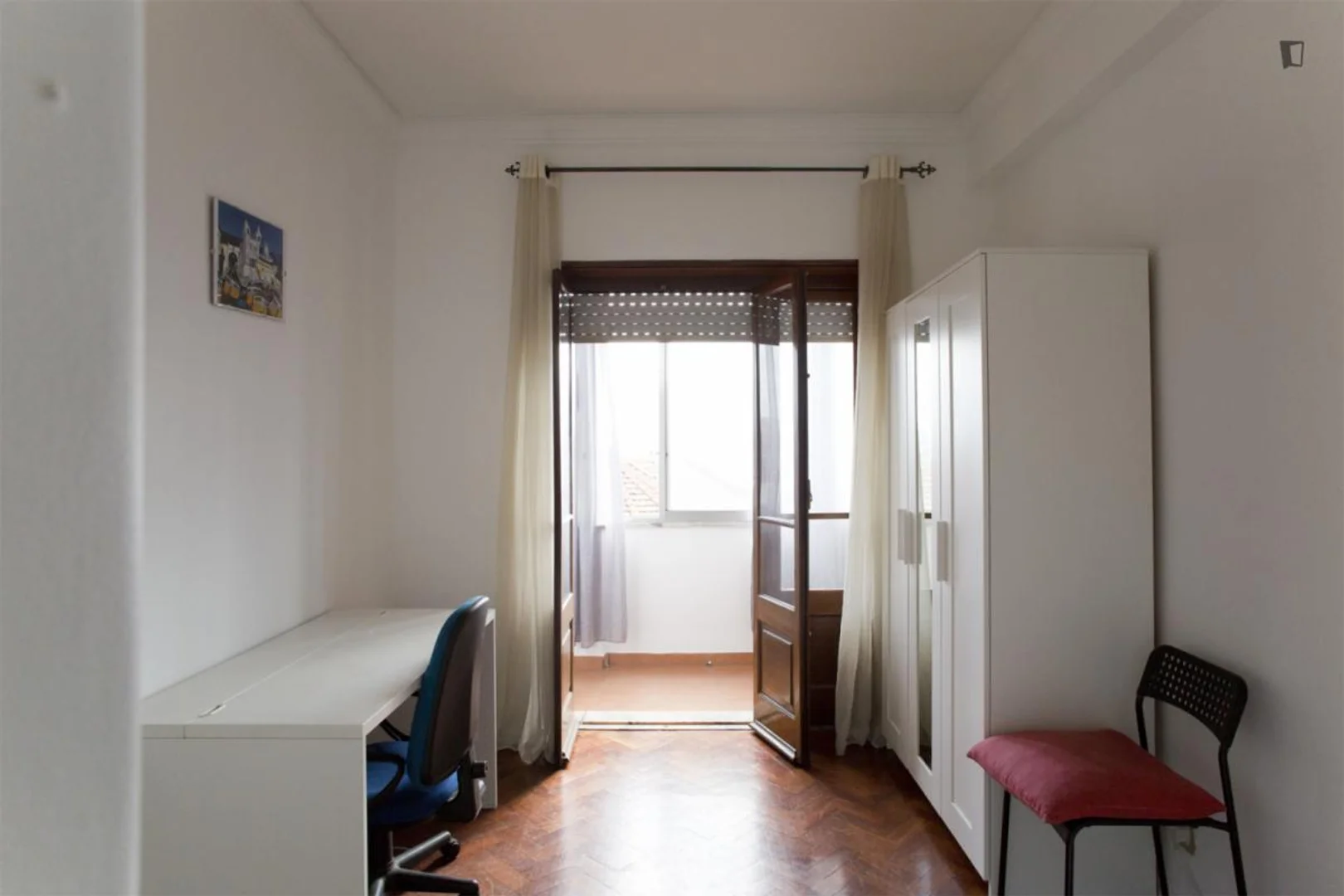 Camera per studenti in  con area studio e servizi in comune