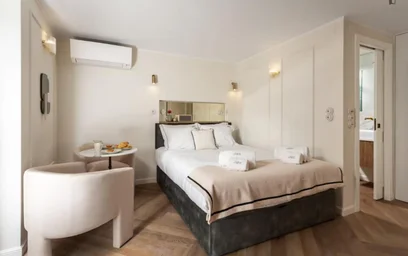 Accommodation with 3 bedrooms in {area}