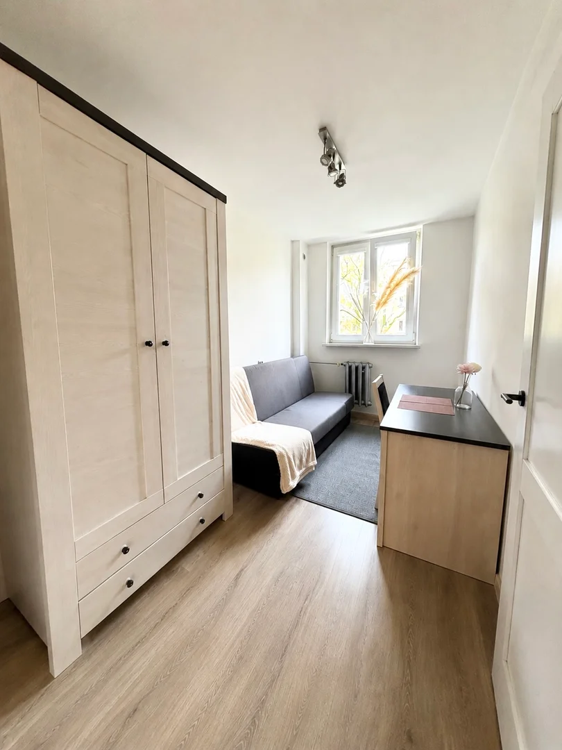 Bezahlbares Zimmer für Studenten mit ausreichender Beleuchtung in 