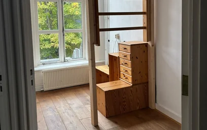 {area} de ortak bir dairede kiralık oda