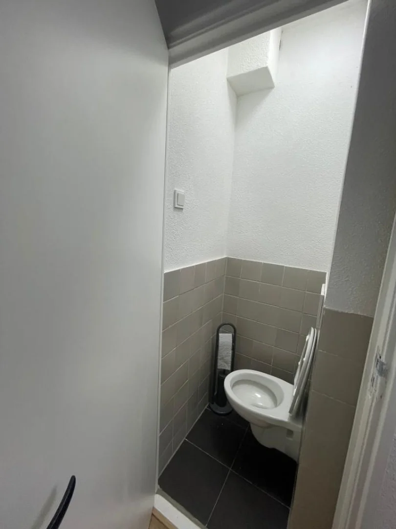 Chambre d'étudiant économique avec emplacement pratique dans 