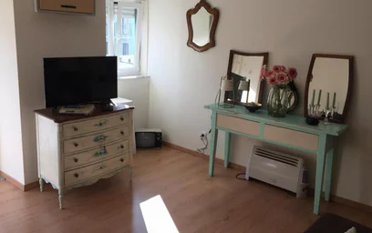 Entire apartment at Travessa Santana da Cruz, image 6 of 17