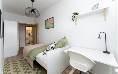 Room for rent with double bed {area}