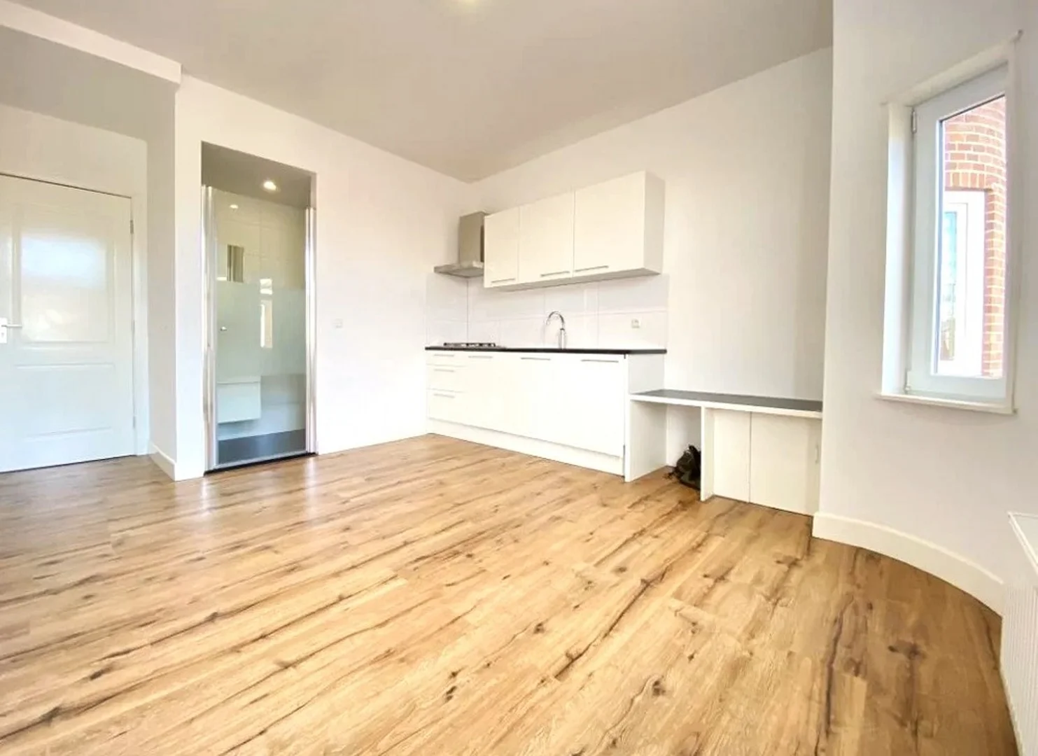 Erschwingliche Studiowohnung mit wesentlicher Ausstattung in 