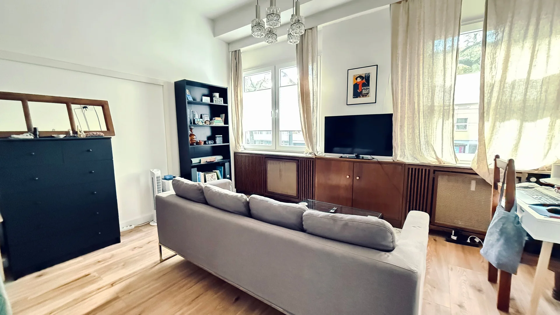 Funktionelles Studentenzimmer perfekt zum Studieren in 