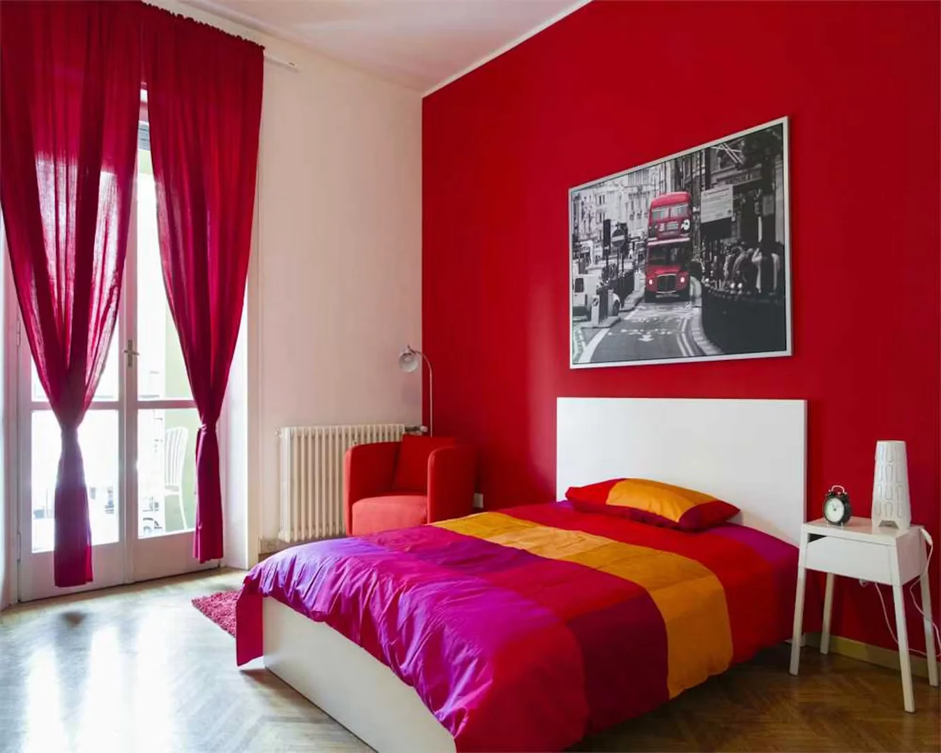 Bright and airy student room with easy university access in
