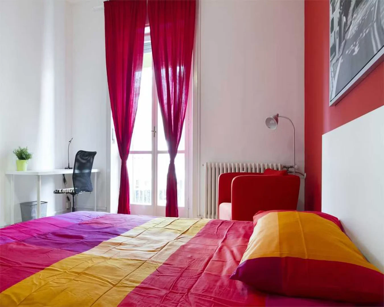 Bright and airy student room with easy university access in