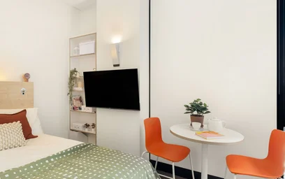 Alojamiento entero en residencia en 73 Albert Avenue, Chatswood NSW 2067, Australia, imagen 6 de 17