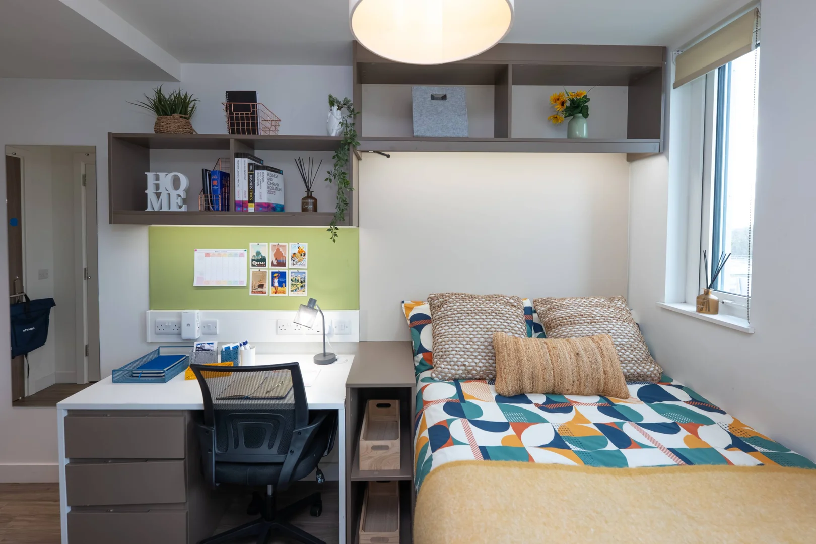 Habitación estudiantil económica con ubicación conveniente en 