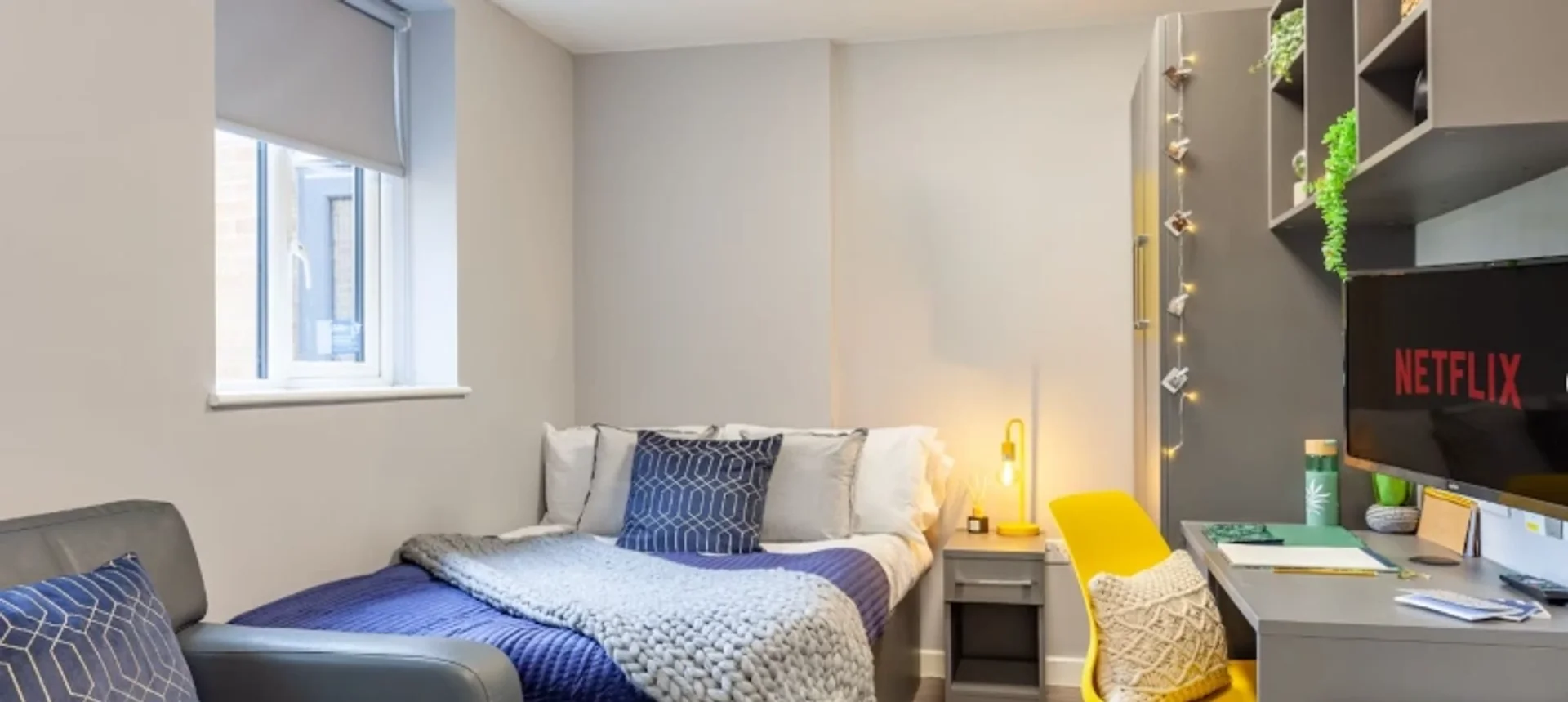 Economical student room with convenient location in