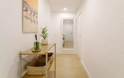 Habitación en alquiler con cama doble {area}