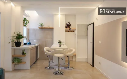Logement entier à Via Angelo Inganni, image 3 de 19