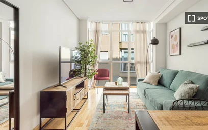Appartamento intero in Calle de Robledo, immagine 2 di 16