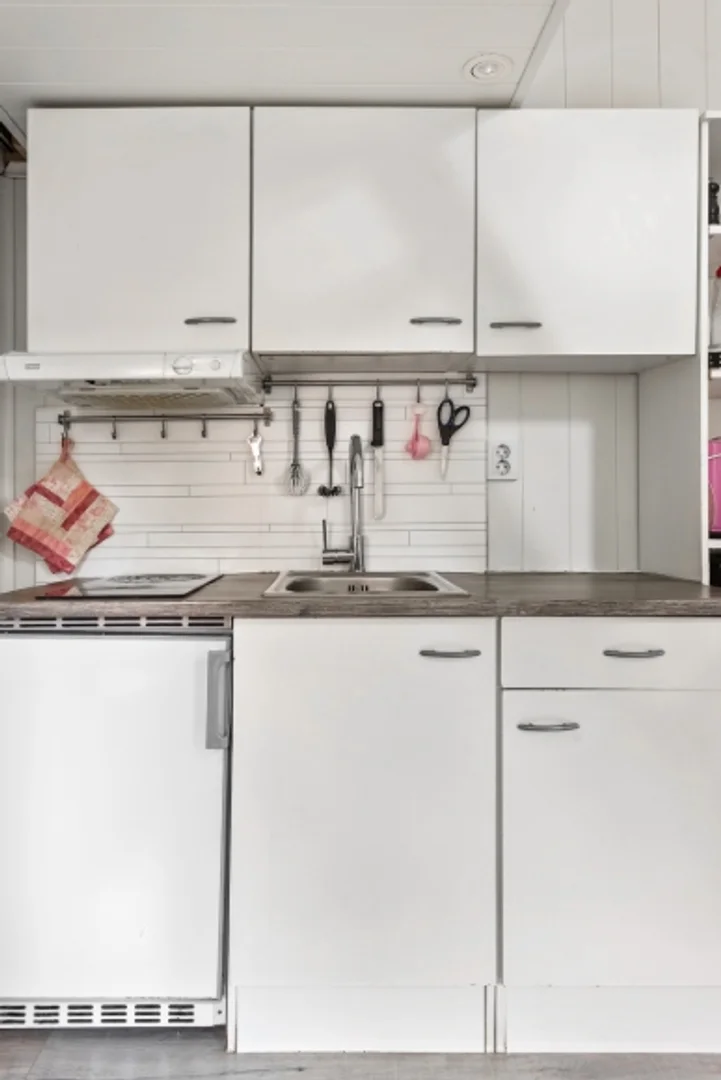 Budget-friendly student room close to campus in 