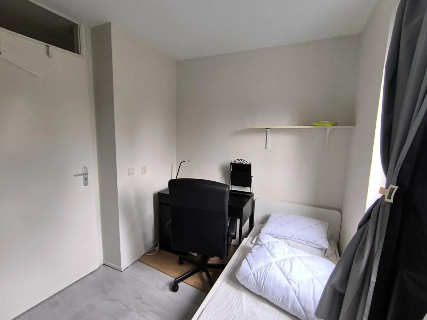 Chambre d'étudiant confortable et spacieuse dans 