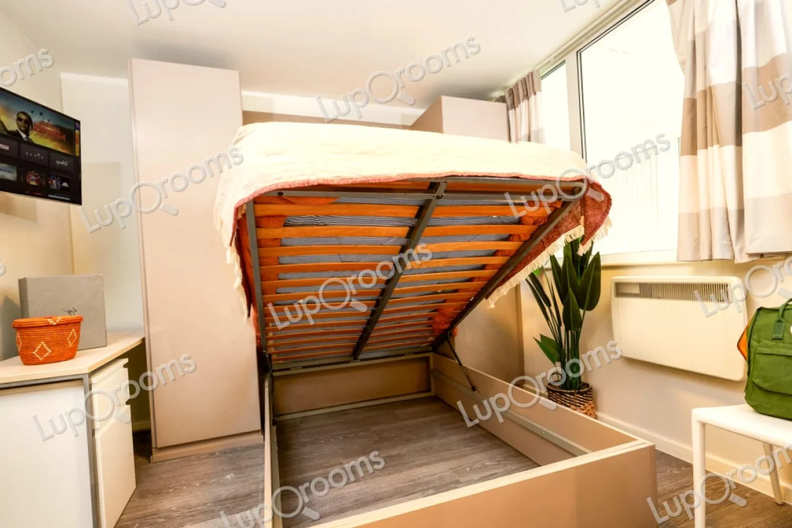 Apartamento estúdio acessível com características essenciais em 