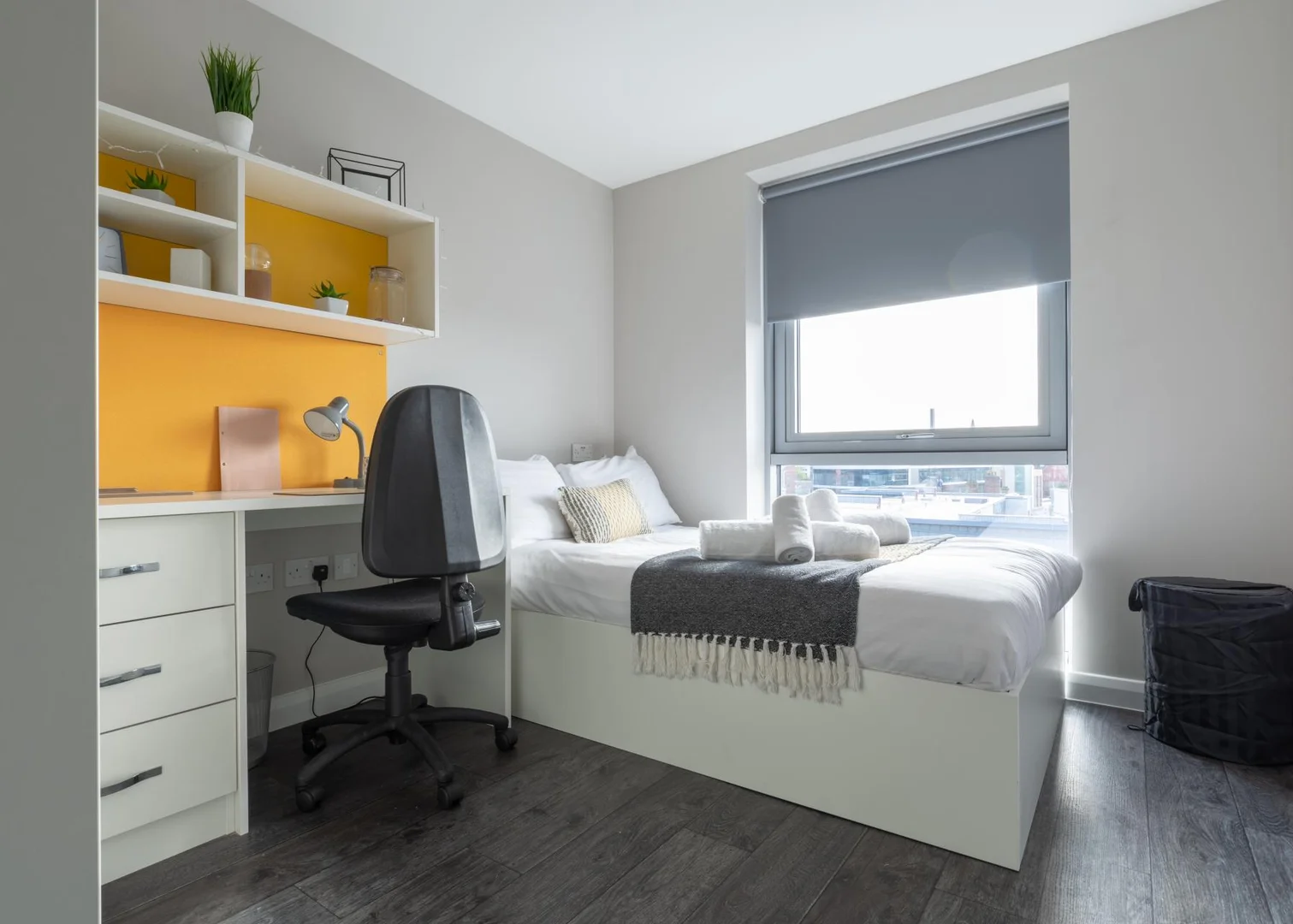 Quarto de estudante económico com localização conveniente em 