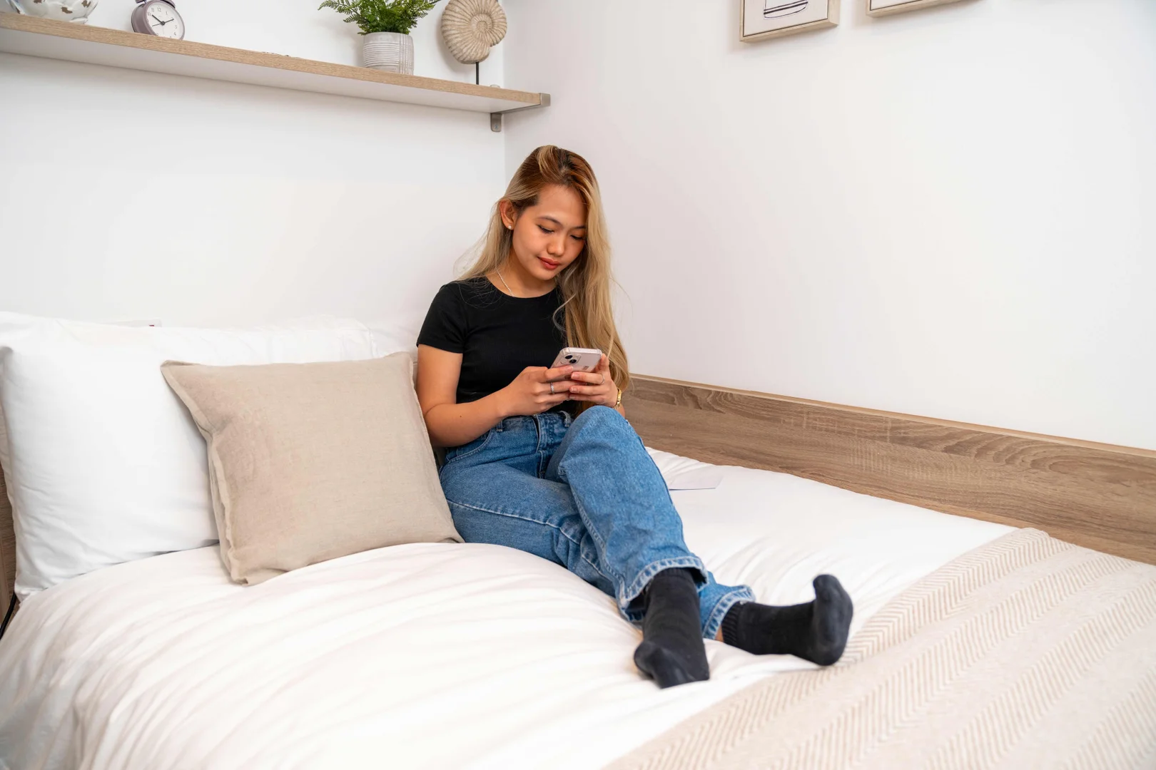 Chambre abordable pour les étudiants avec un bon éclairage dans