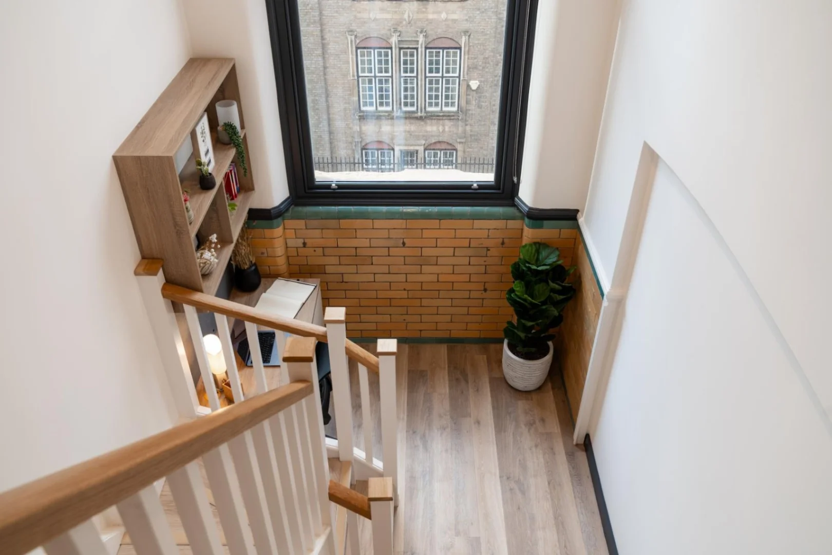 Chambre confortable pour étudiants disponible dans 