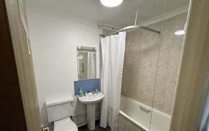 Gesamte Unterkunft im Wohnheim in der Pin Hill Canterbury CT1 2RB, bild 3 von 14