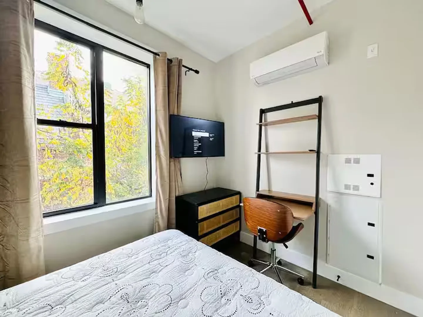 358 Irving Avenue, 3B, Bushwick, Brooklyn, NY, 11237