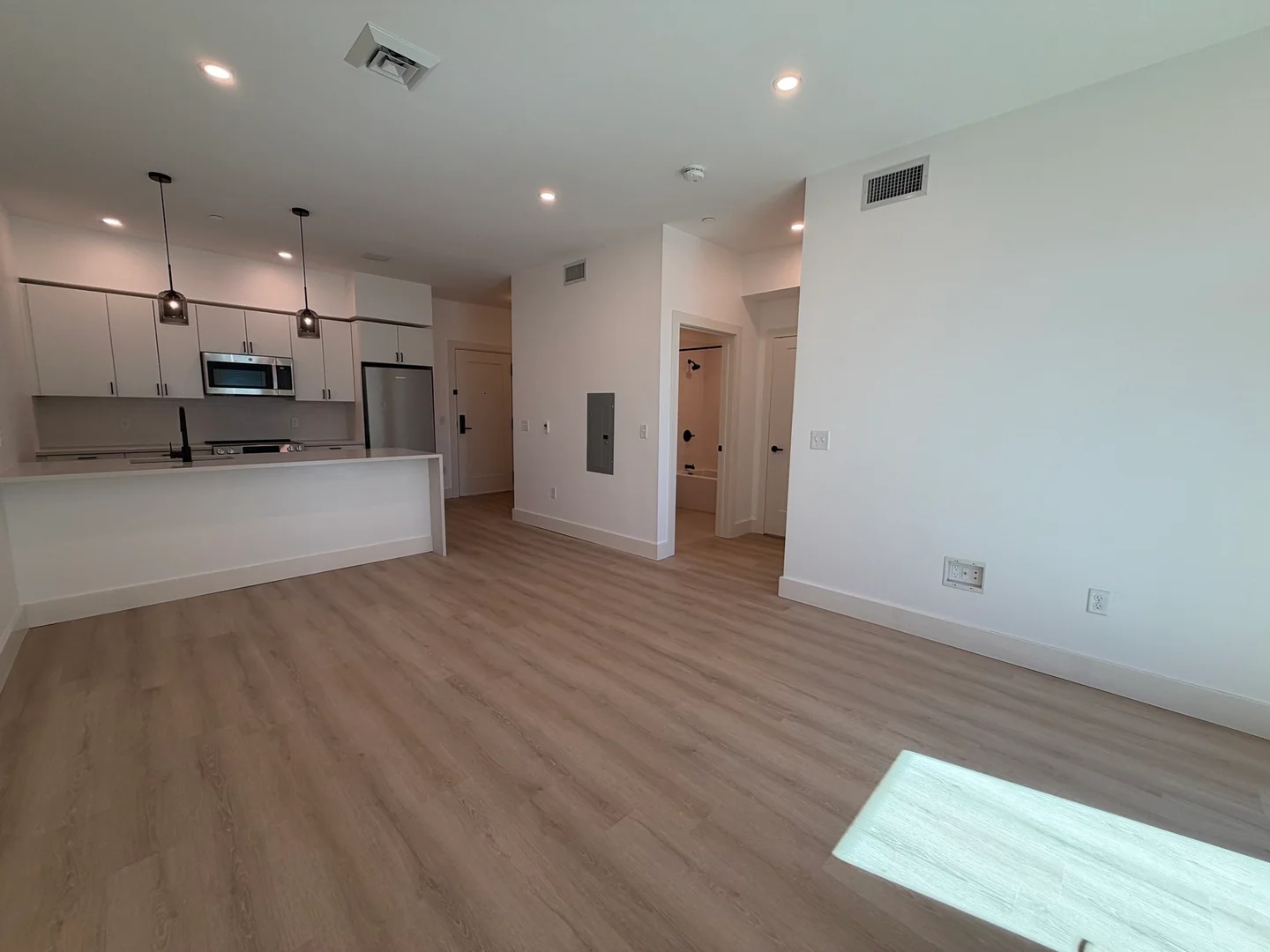 20, Medford St., Unit 211, East Cambridge, Somerville, MA, 02143
