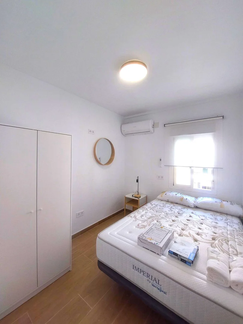 Budget-friendly student room close to campus in