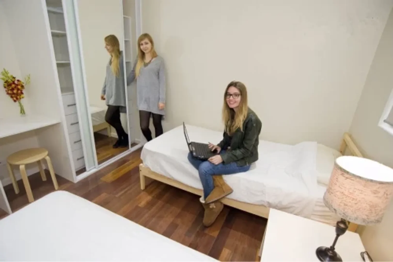 Stanza per studenti luminosa e ariosa con facile accesso all'università a 