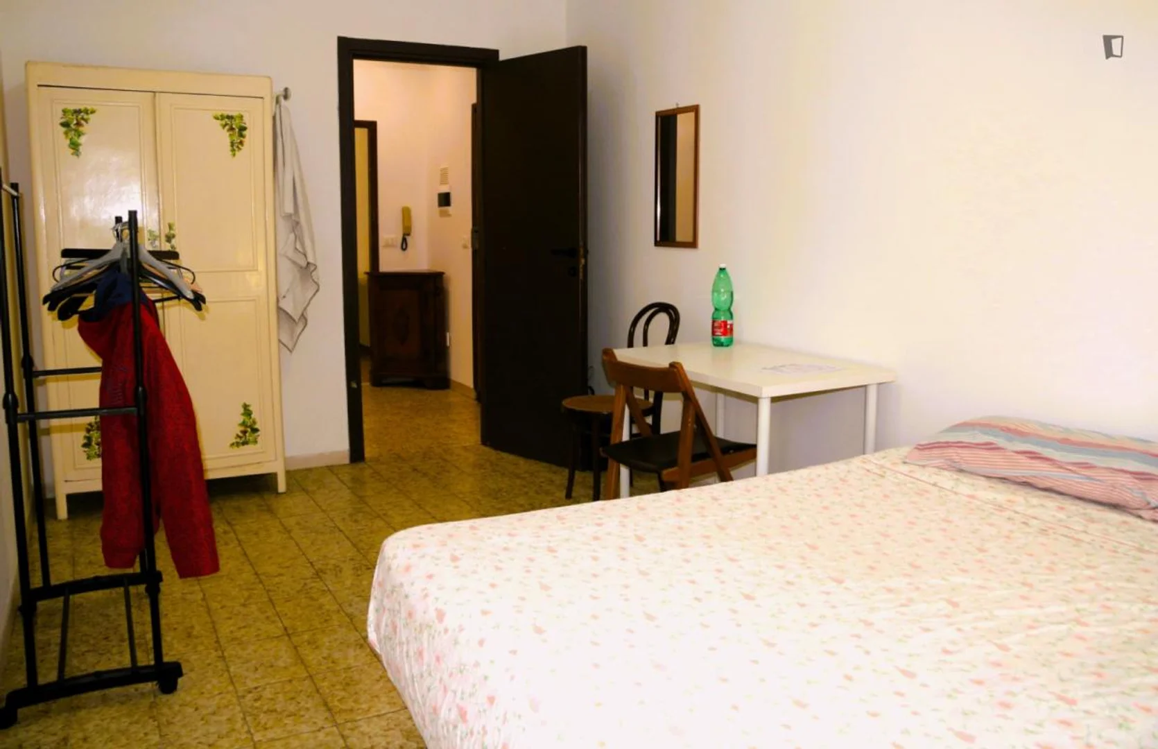 Chambre conviviale pour les étudiants dans  avec des équipements modernes