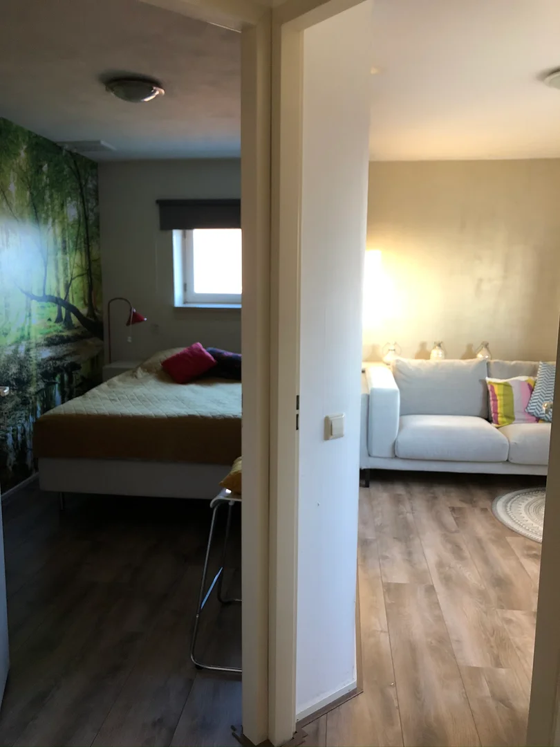 Funktionelles Studentenzimmer perfekt zum Studieren in 