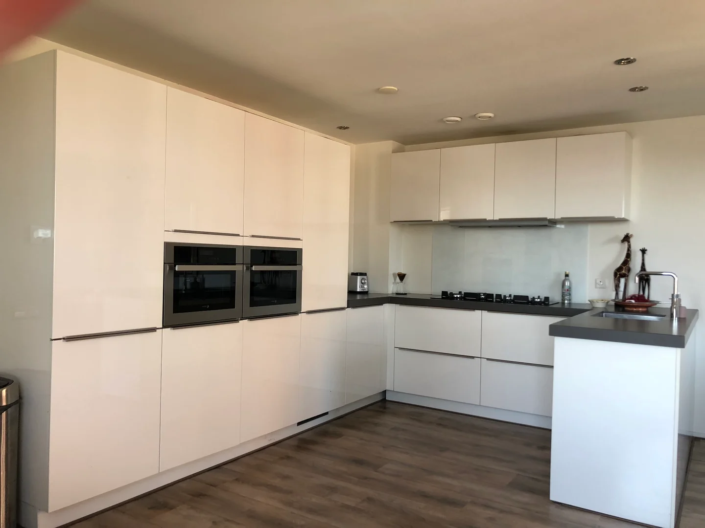 Zimmer in Studentenwohnung in  zu vermieten, voll möbliert