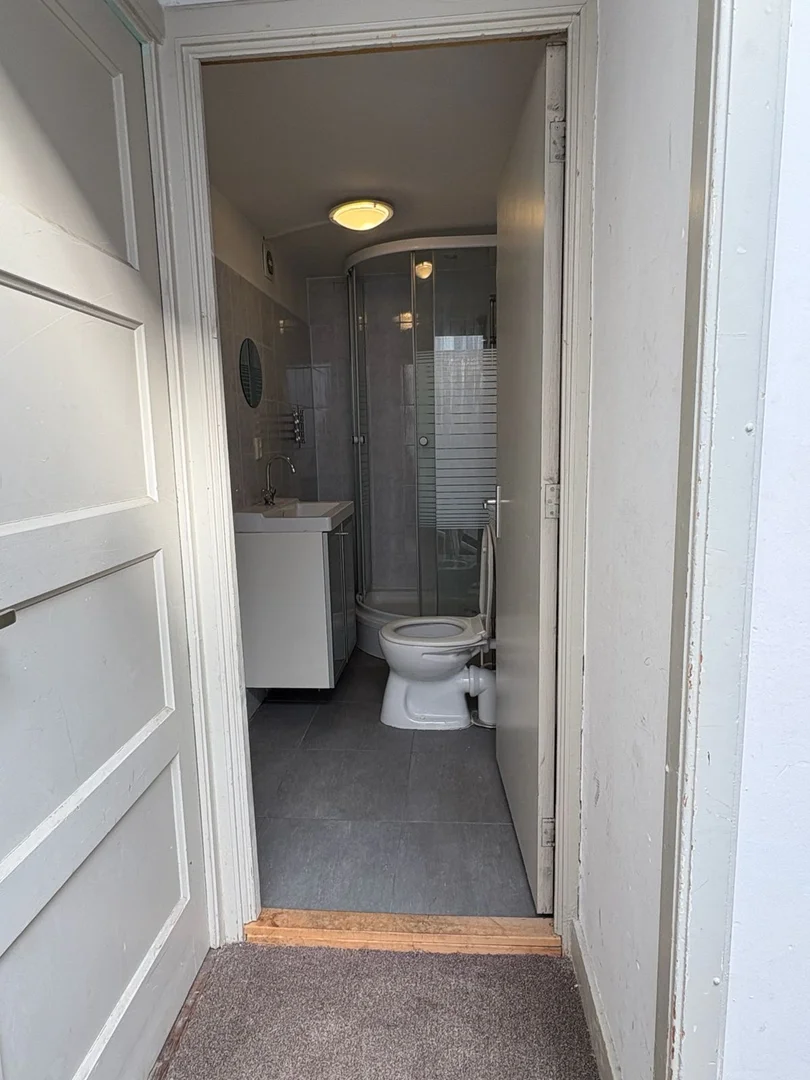 Habitación estudiantil económica con ubicación conveniente en 