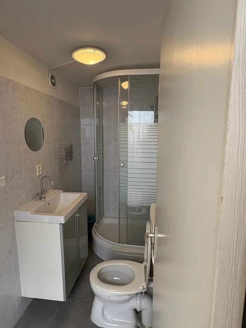 Habitación para estudiantes en  con modernas comodidades