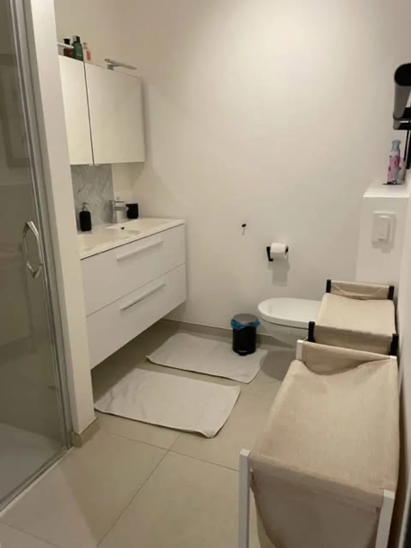 Habitación estudiantil económica con ubicación conveniente en 