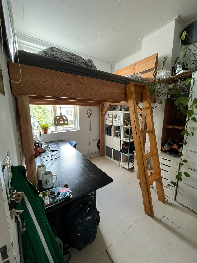 Funktionelles Studentenzimmer perfekt zum Studieren in 